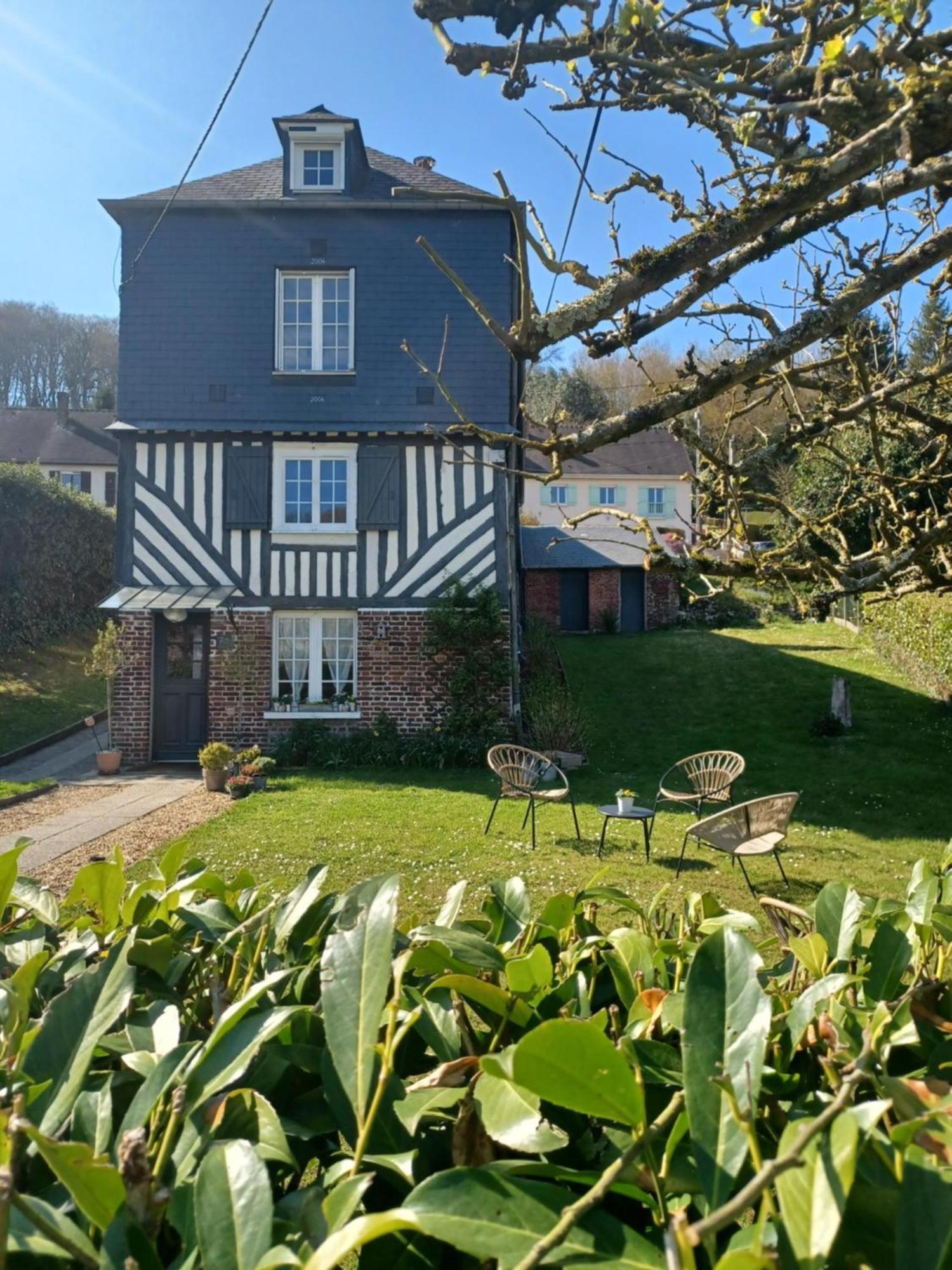 Les Pommiers Panzió Honfleur Kültér fotó